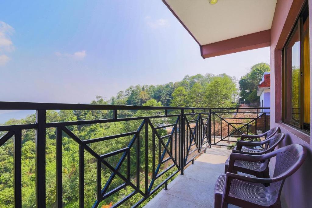 Hotel Everest Window View Нагаркот Екстериор снимка