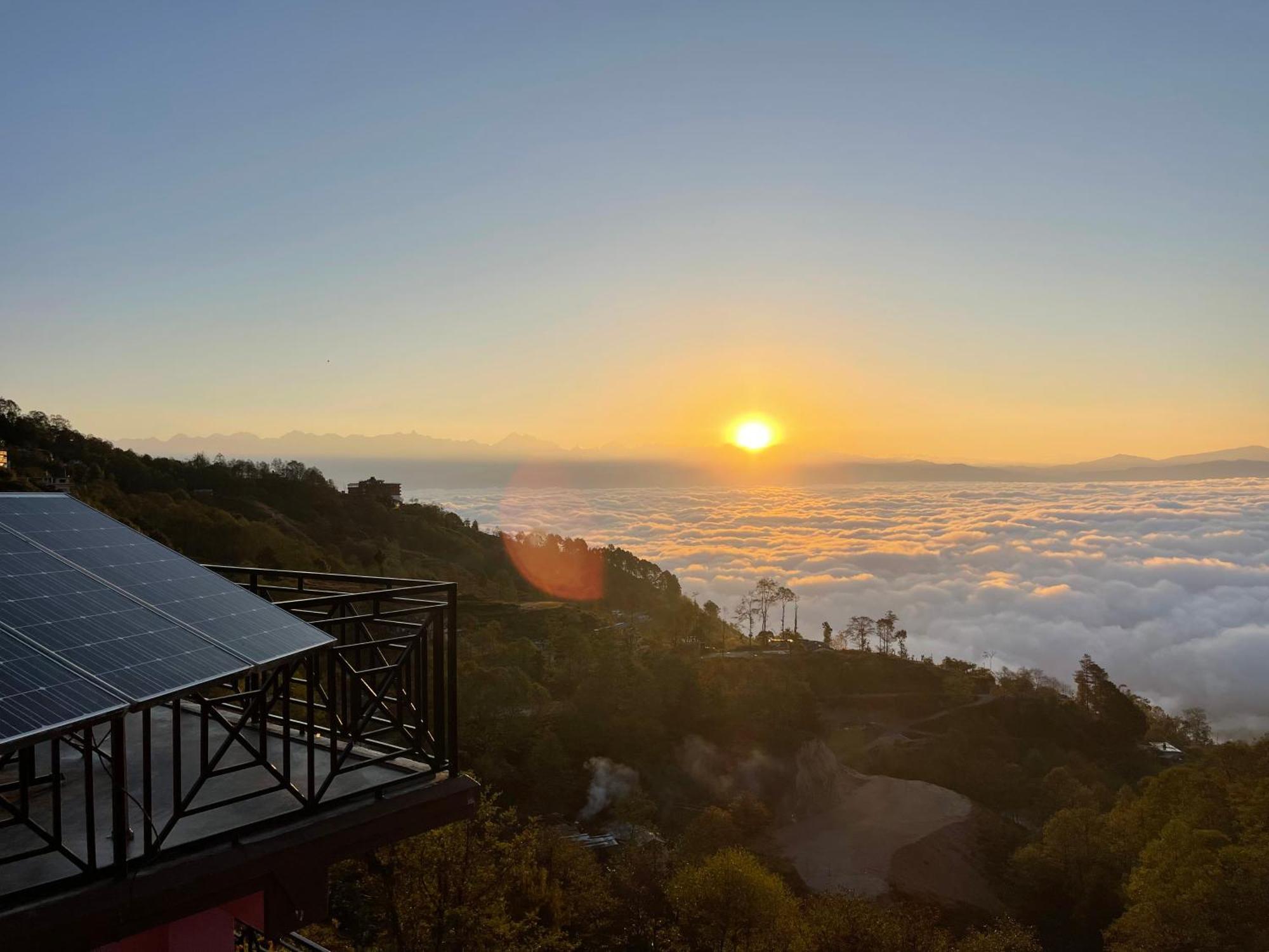 Hotel Everest Window View Нагаркот Екстериор снимка